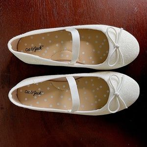 Cat & Jack White Sparkly Ballet Flats - SZ 11